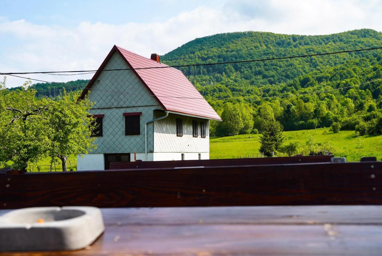 Planinarski Dom "Bijele Stijene" Mountain Lodge Tuk Vojni Exterior photo