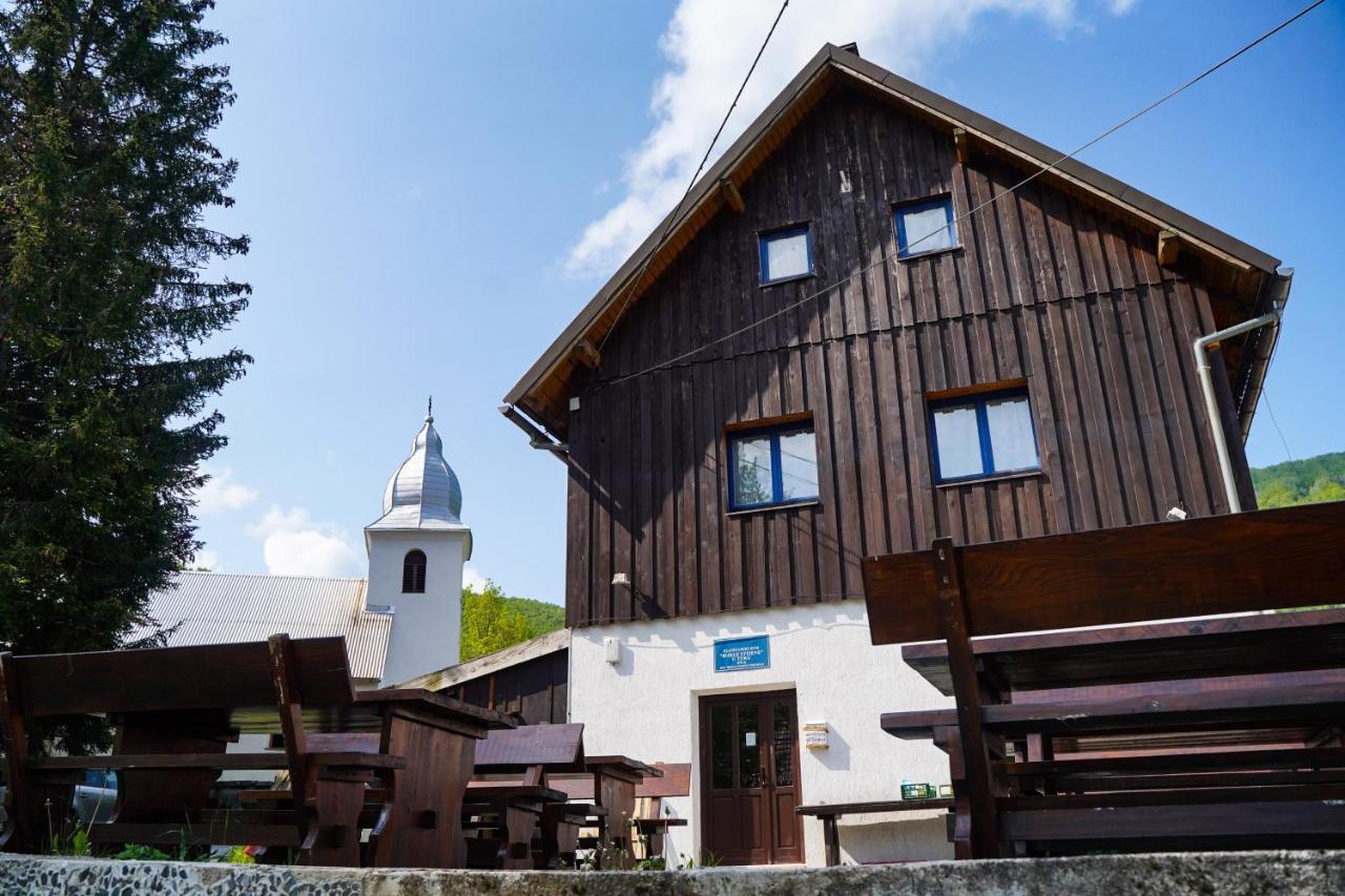 Planinarski Dom "Bijele Stijene" Mountain Lodge Tuk Vojni Exterior photo
